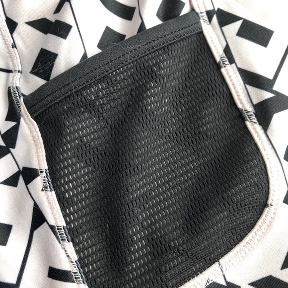 Nike Dri Fit Athletic Crop Top💪 - Picture 5 of 5